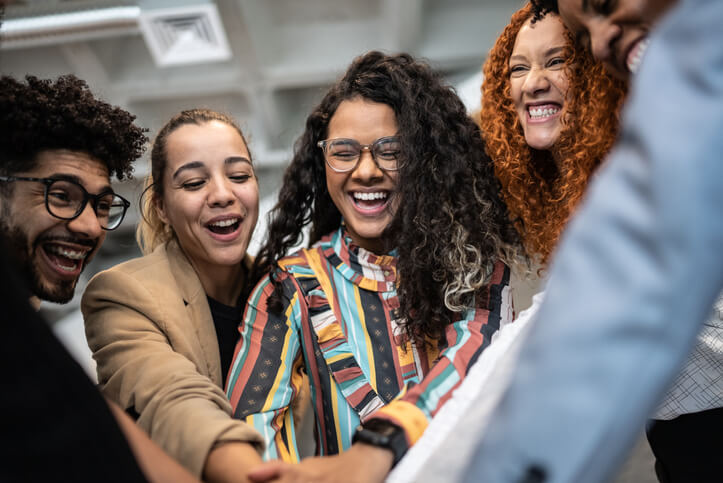 20 características del trabajo en equipo para el éxito colaborativo